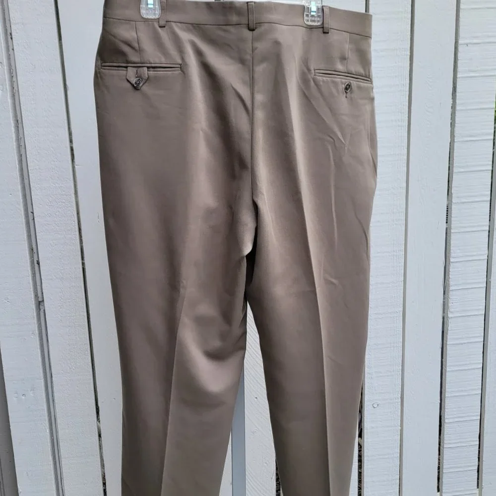 Haggar Black Label | 38x32 Men's Tan Dress Pants EUC Micro Poly